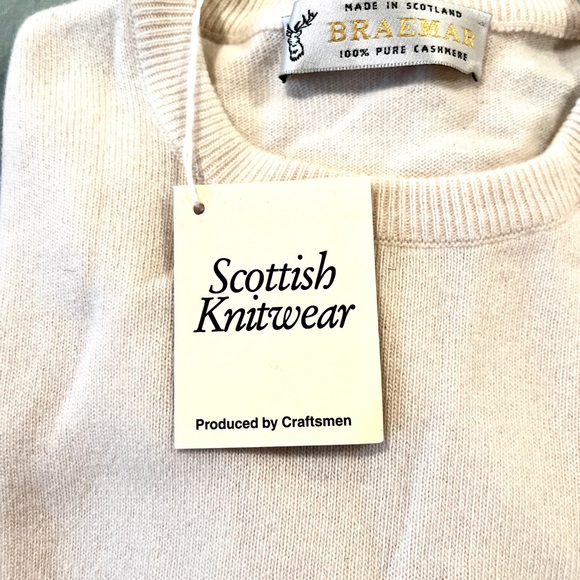 NWT 100% Scottish Cashmere off white sweater. Lightweight. Cozy. Men/Women - Picture 12 of 12